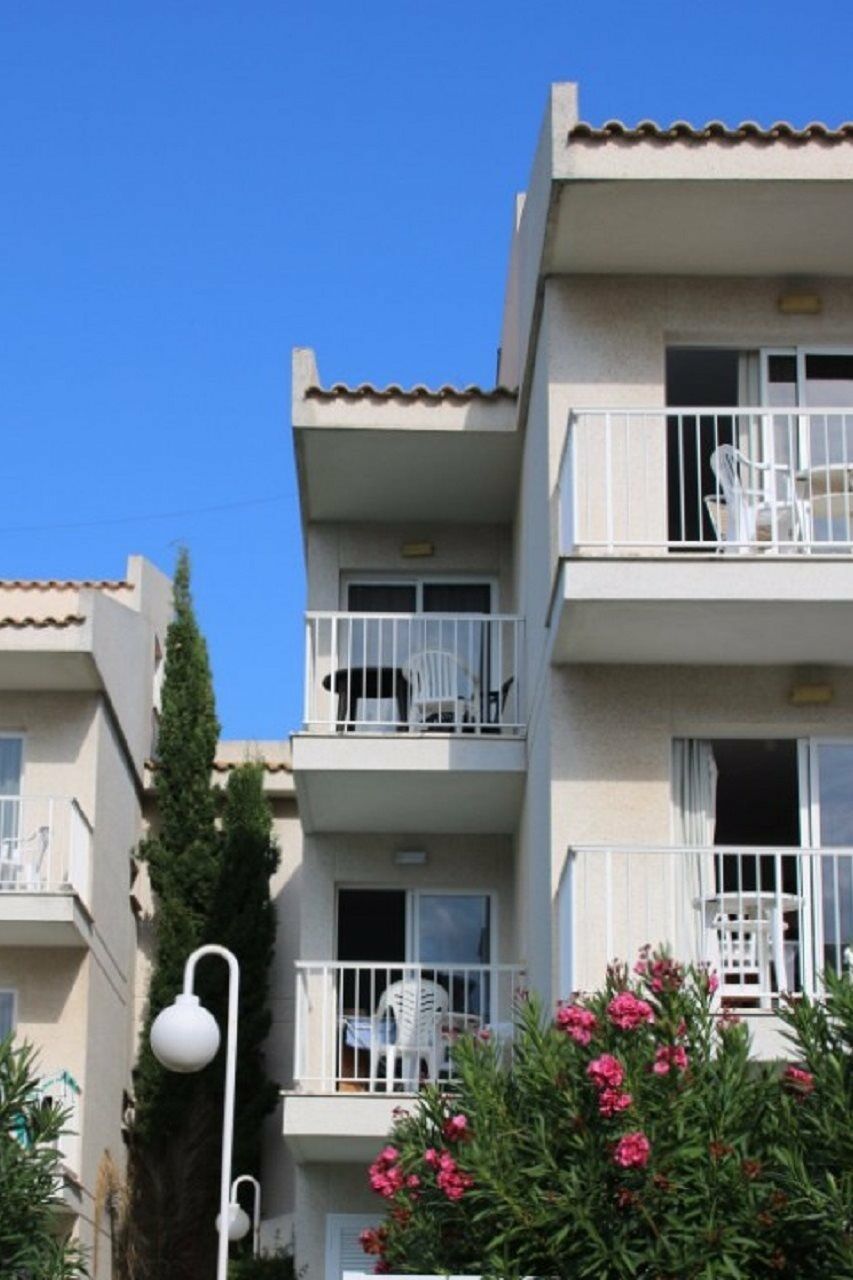 Llevant Apartments Port de Pollença Exteriör bild